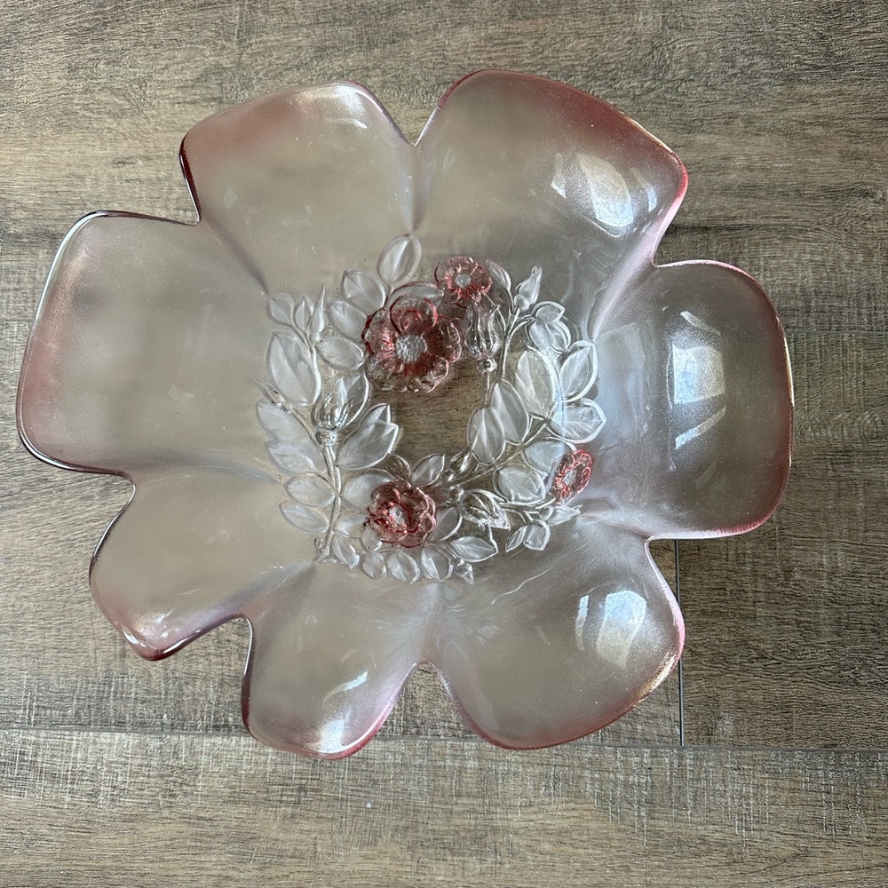 Mikasa Rosella Crystal Bowl With Scalloped Edges, Frosted Leaves & Pink Flowers